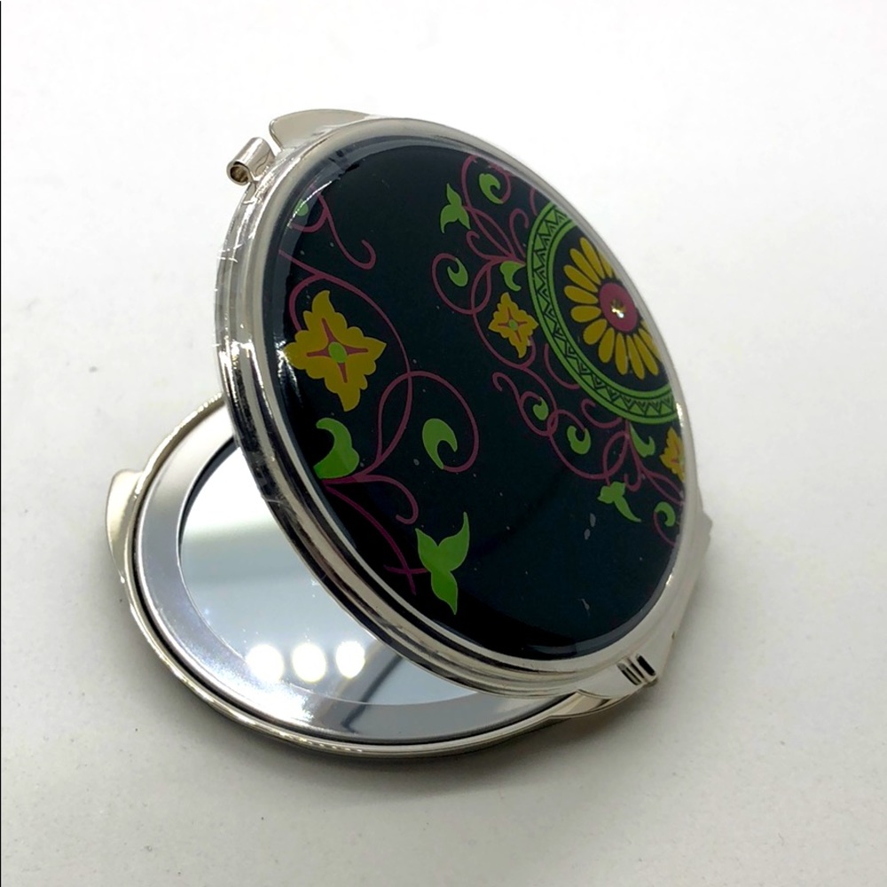 Compact Mirror